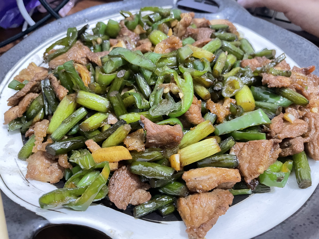 湖南人的家常菜-蒜苗（蒜苔）炒肉