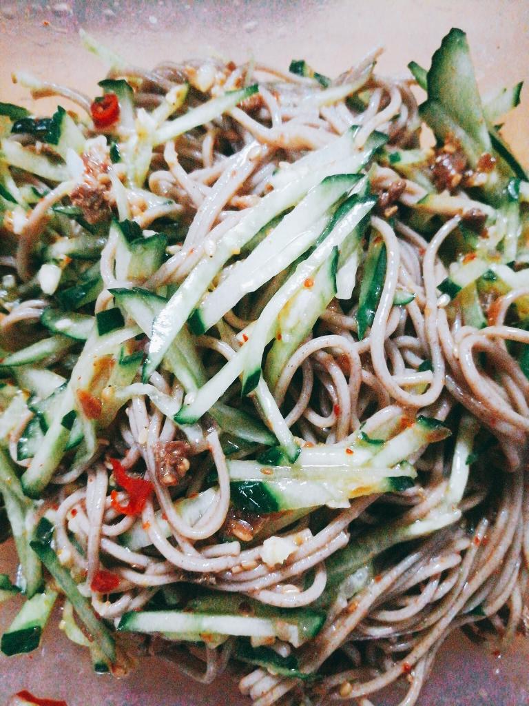 减脂期的凉拌面的做法