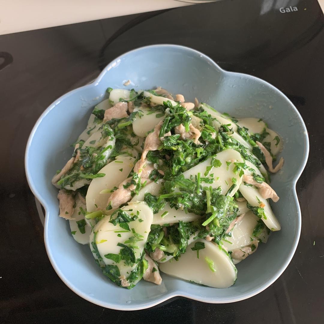厨姆妈做的荠菜肉丝炒年糕