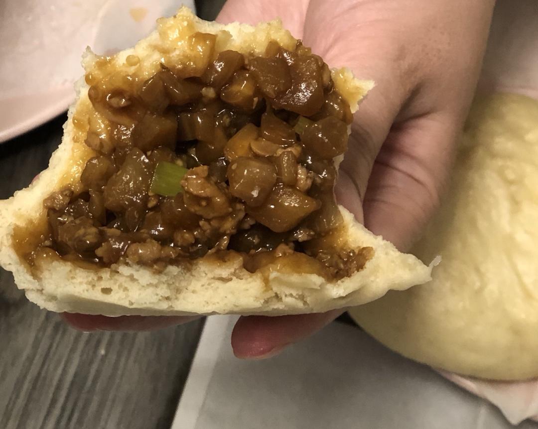 茄子酱肉包子