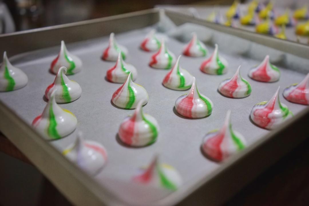 彩虹蛋白糖
