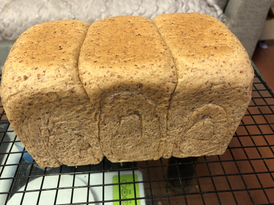 全麦吐司（50%全麦含量）低卡，低热量