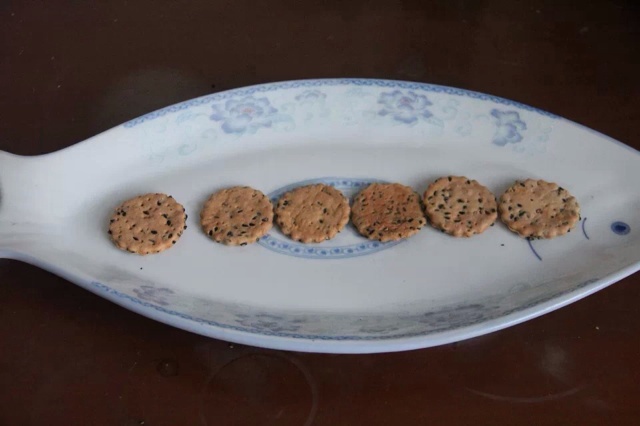黑芝麻咸香饼干