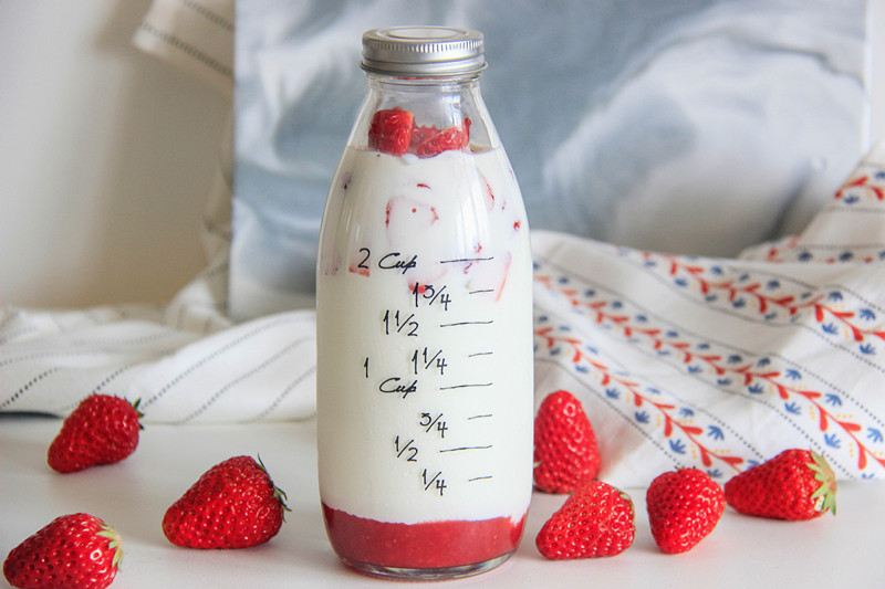 2017春日网红草莓牛奶的做法