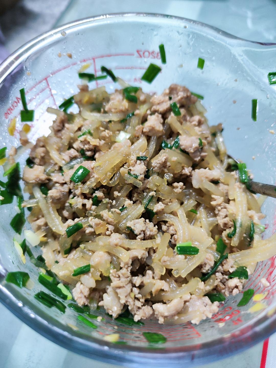 皮薄馅儿大的粉丝肉末包子（馅料做法）