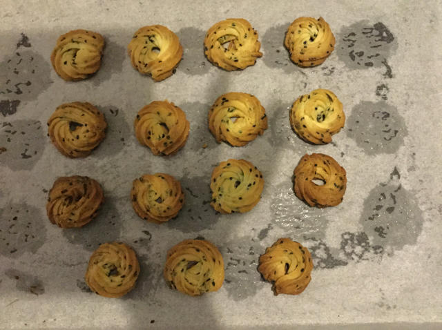 芝麻葱香咸曲奇