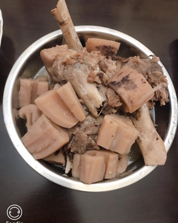 玉米莲藕筒骨汤