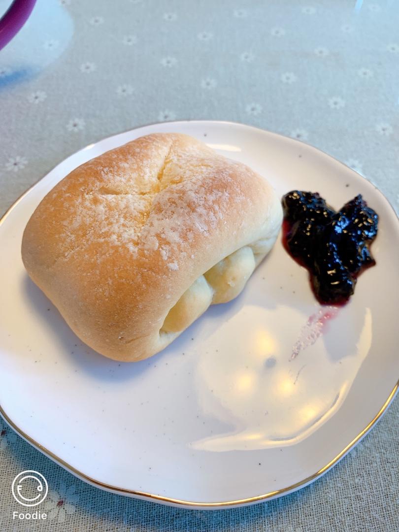 轻盈如棉花·奶香柔绵十足的牛奶面包