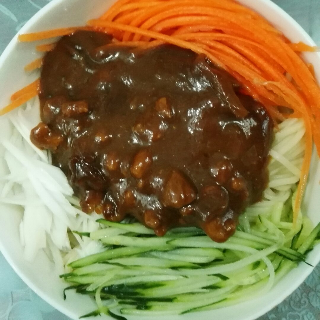 炸酱面 Zhajiangmian