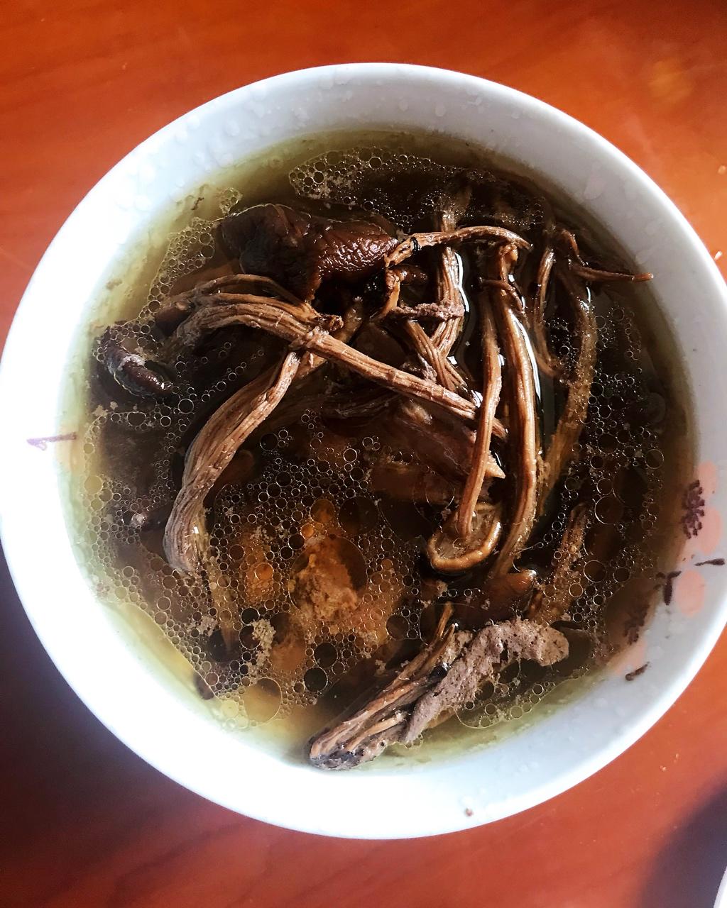 茶树菇无花果老鸭汤