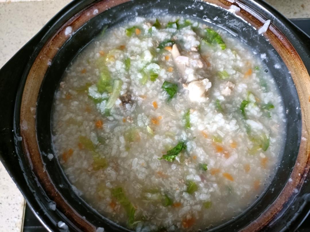 广式生菜丝牛肉粥