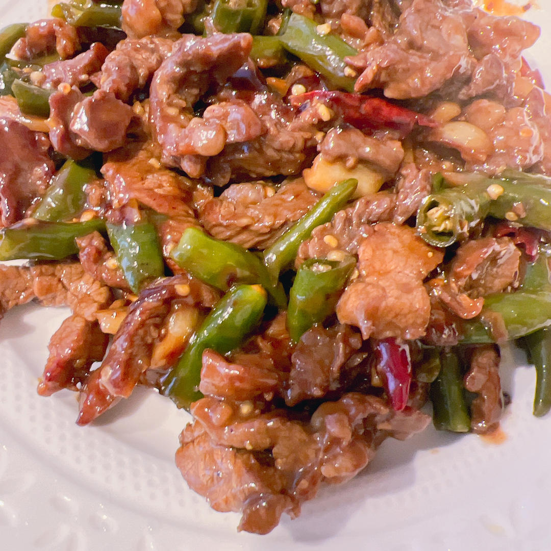 超简单的杭椒牛柳，米饭杀手！家常开胃菜哦～