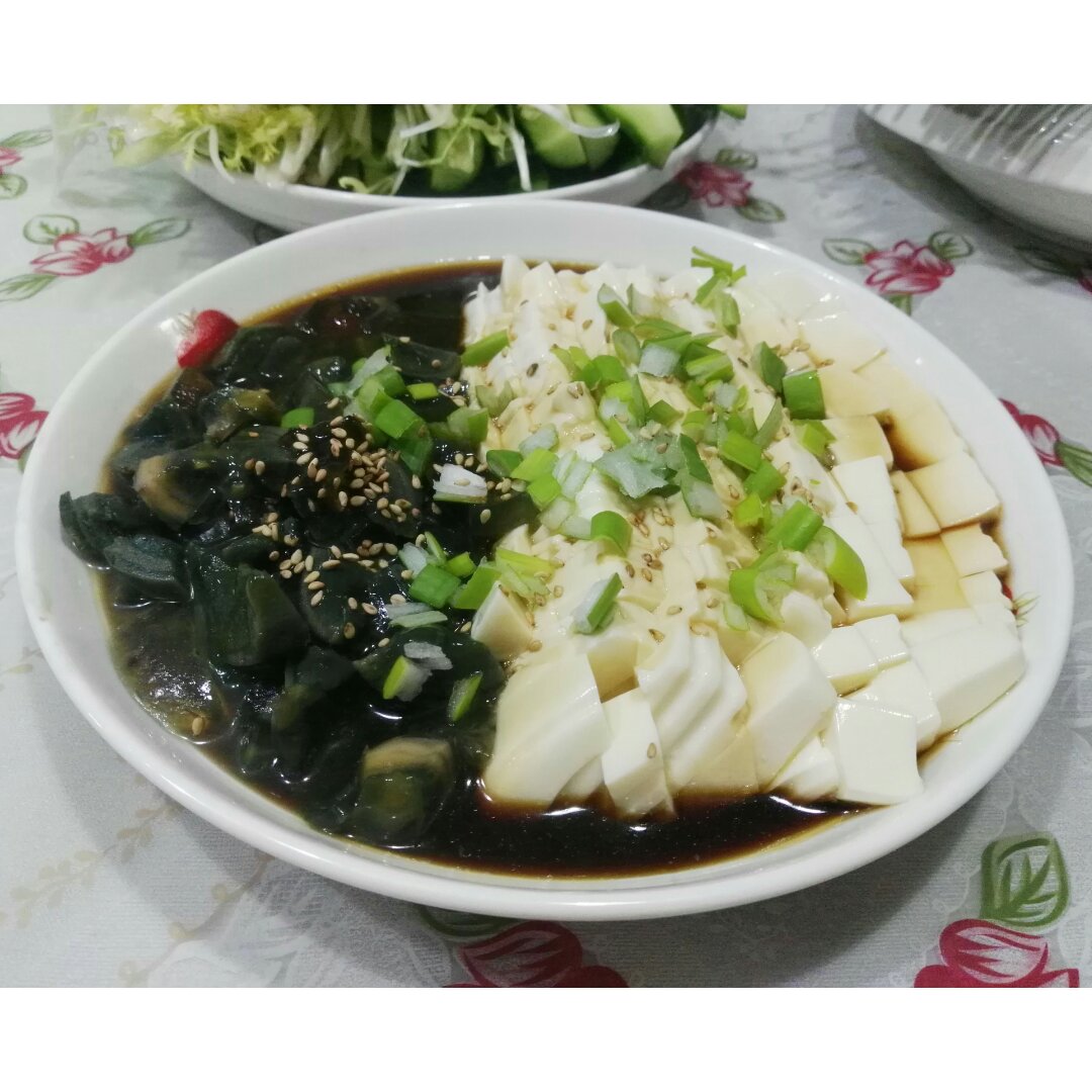 凉拌皮蛋豆腐