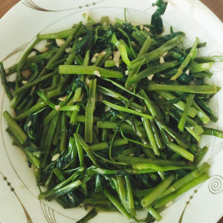 广东大排档风味椒丝腐乳炒空心菜