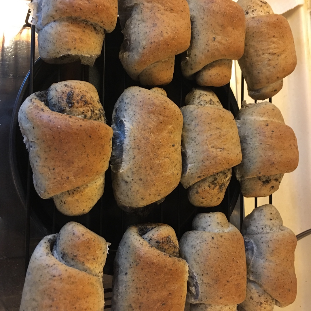 黑芝麻黄油面包卷