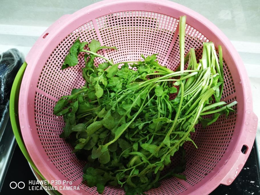 荠菜双菇烩虾仁（漂亮配色，孩子爱吃）的做法 步骤2