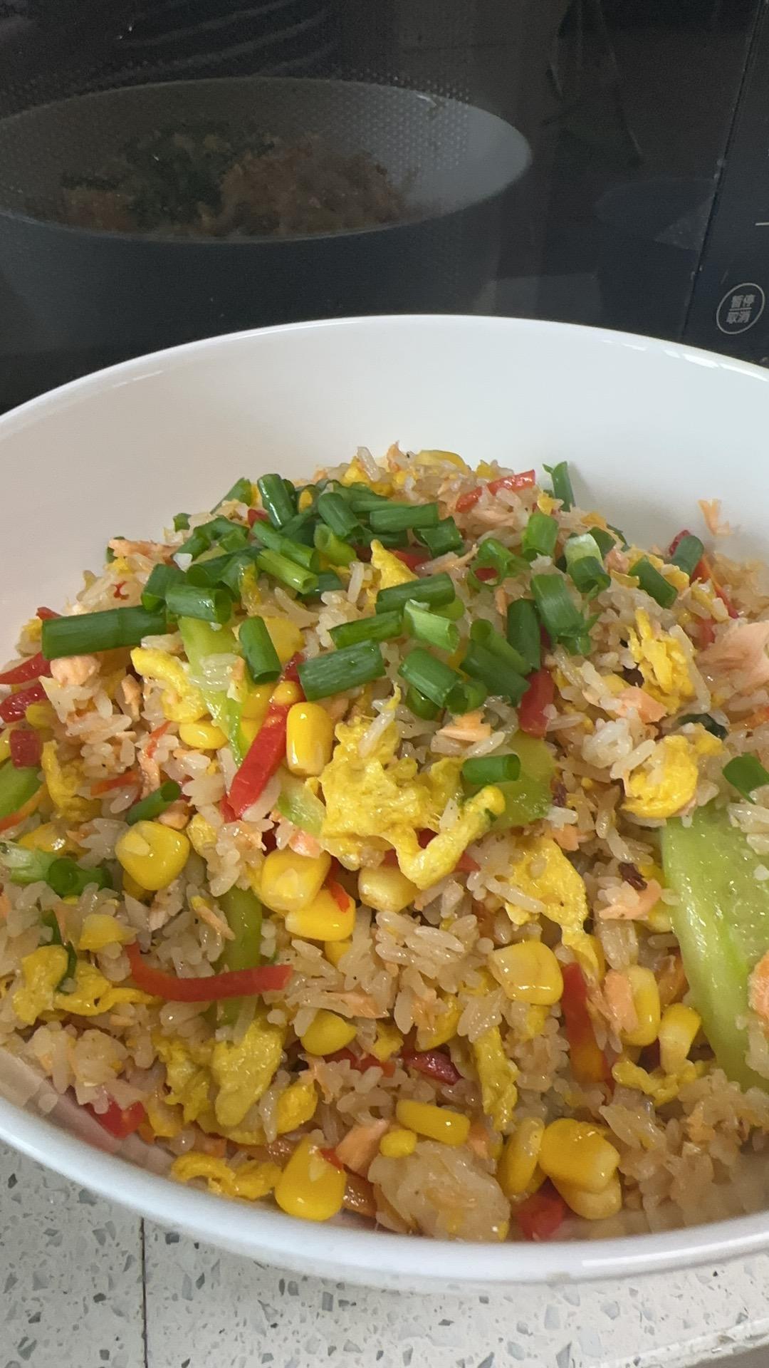 低脂三文鱼炒饭