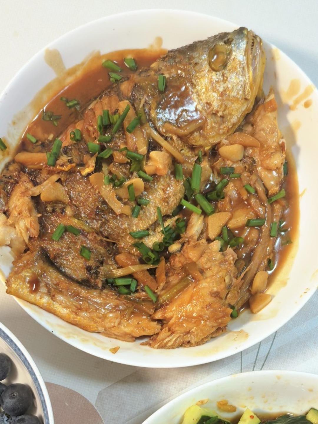 私房红烧黄花鱼，边吃边想念~