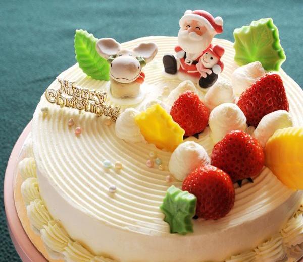 圣诞草莓蛋糕的做法