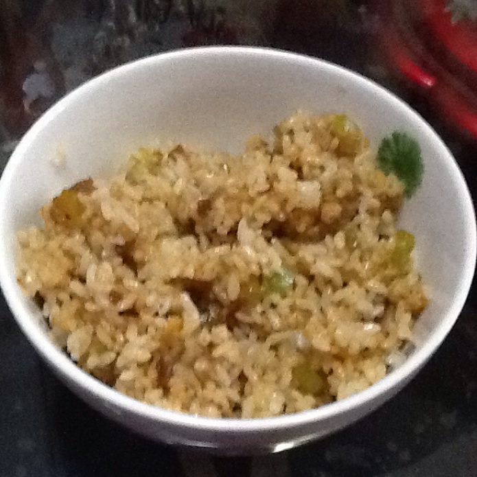 据说是 正宗酱油炒饭