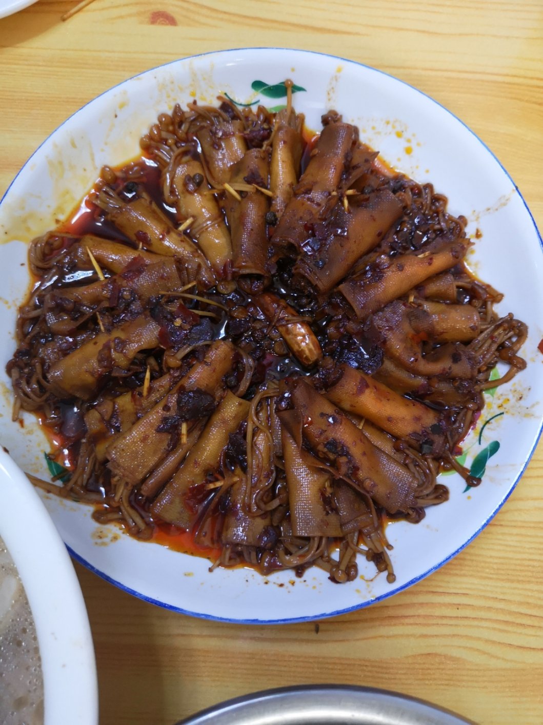 麻辣干豆腐金针菇卷