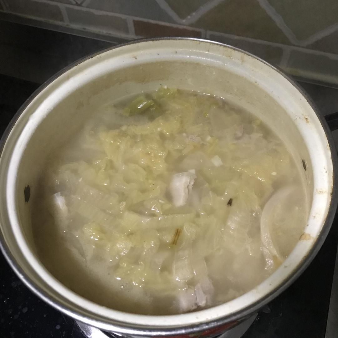 酸菜汆白肉