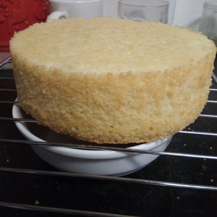 基础全蛋海绵蛋糕（内附可能是最详细的海绵蛋糕失败原因分析）