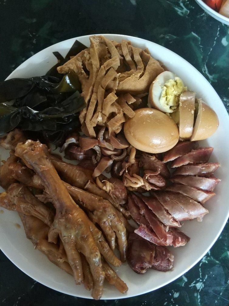 卤味小菜拼盘