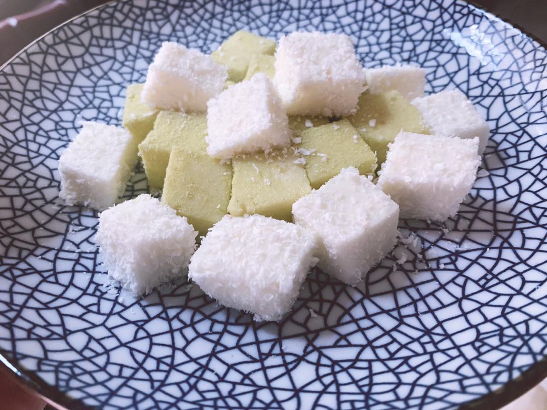 完胜85度C牛奶椰丝小方