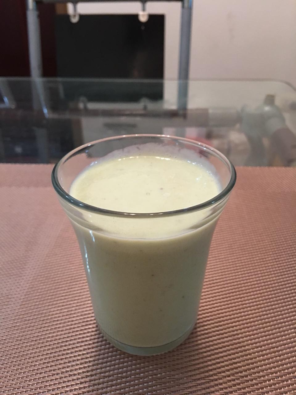 牛油果香蕉奶昔