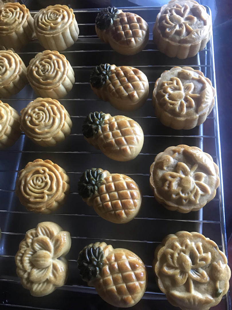 广式月饼—蛋黄莲蓉月饼
