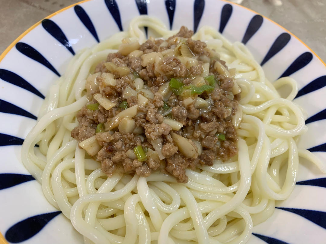 简单又好吃的海鲜菇牛肉打卤面