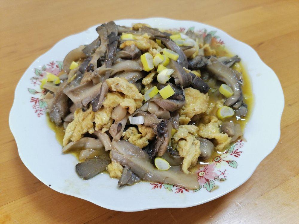 鸡蛋炒平菇