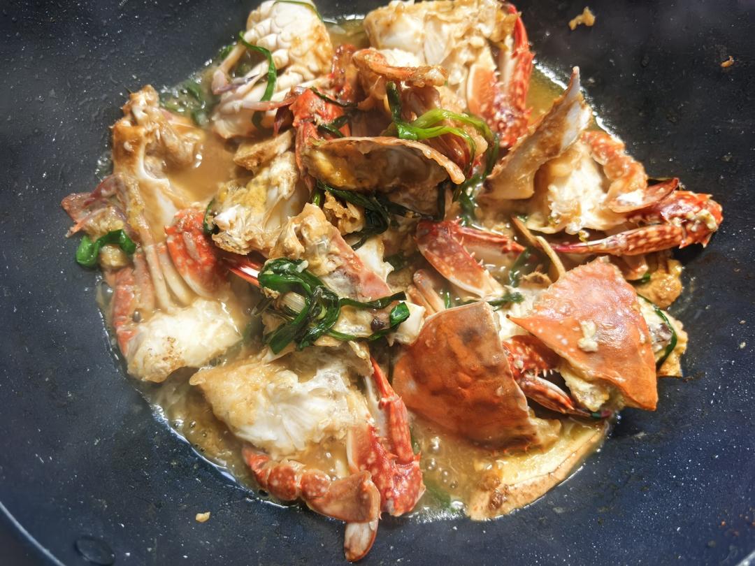 葱姜梭子蟹，吃梭子蟹的季节，又鲜又肥