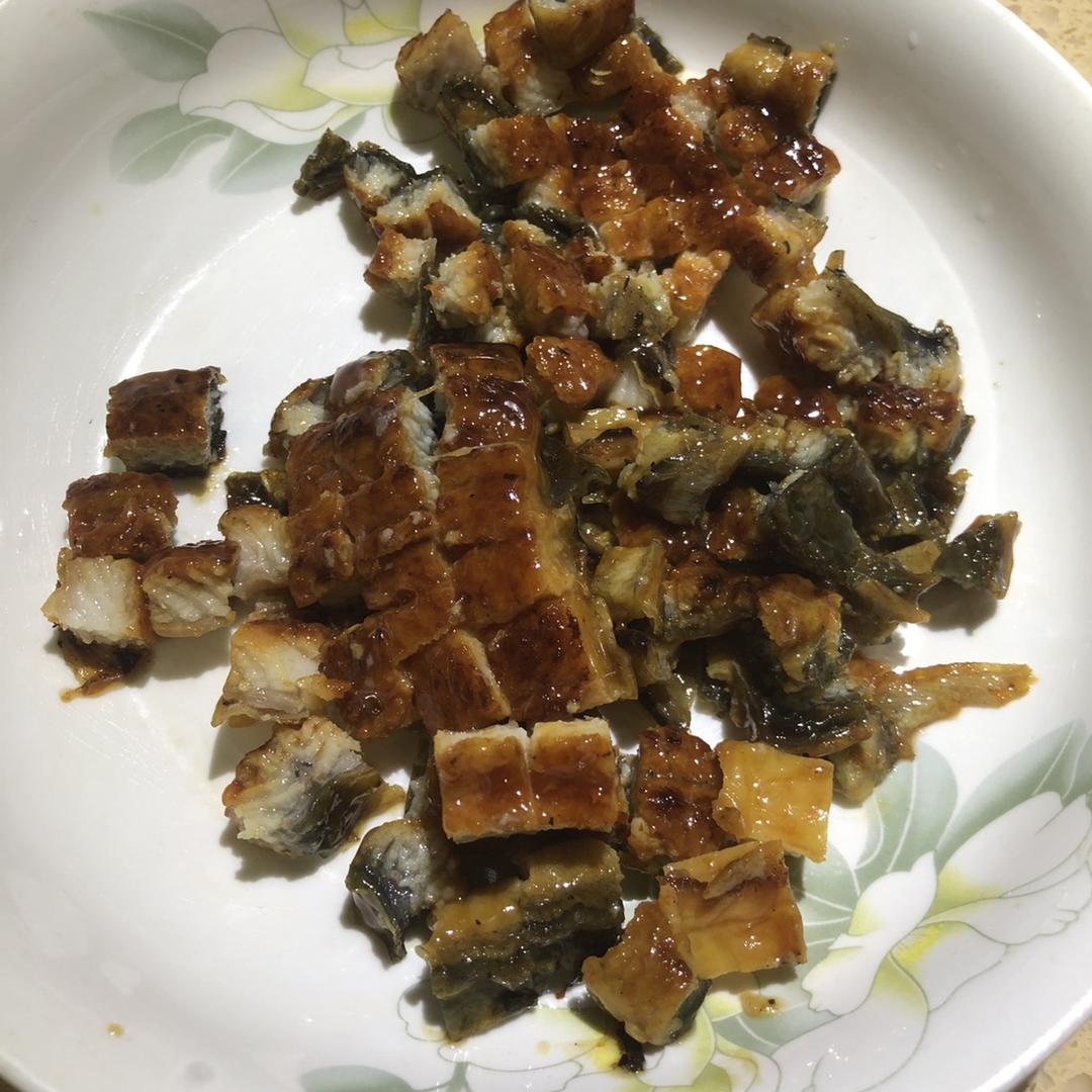 鳗鱼炒饭的做法