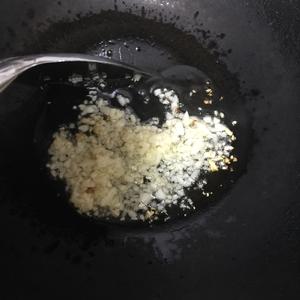 蒜油汤粉的做法 步骤2