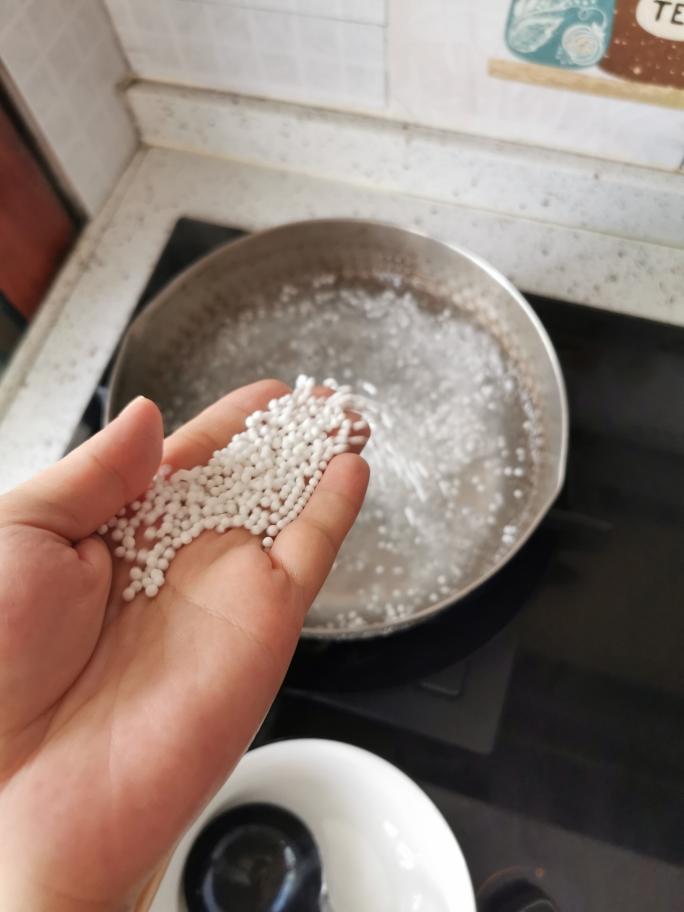 芒果西米汤圆益力多糖水的做法 步骤2