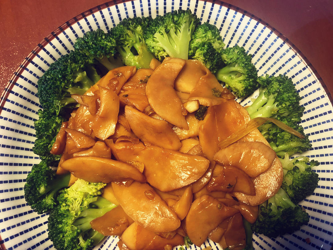 杏鲍菇扣西兰花