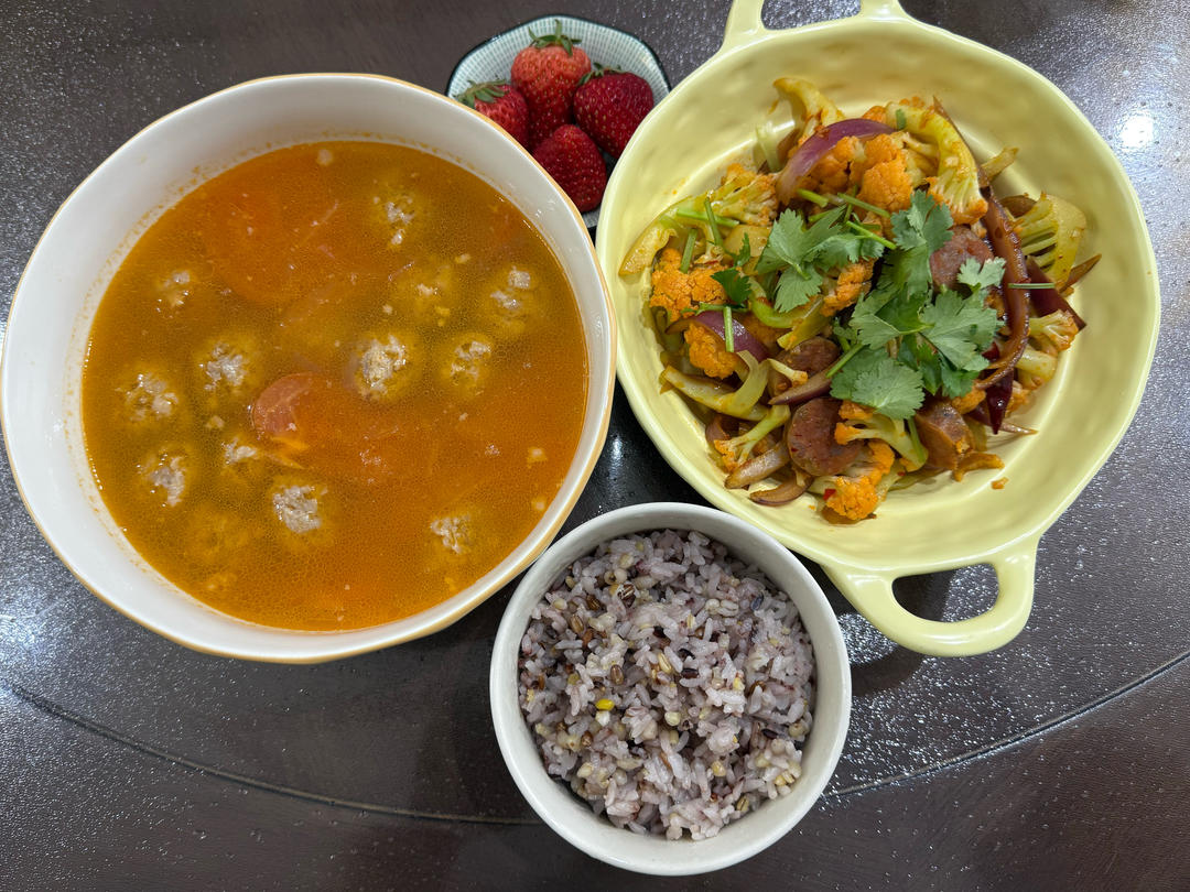 少油版番茄海鲜菇圆子汤