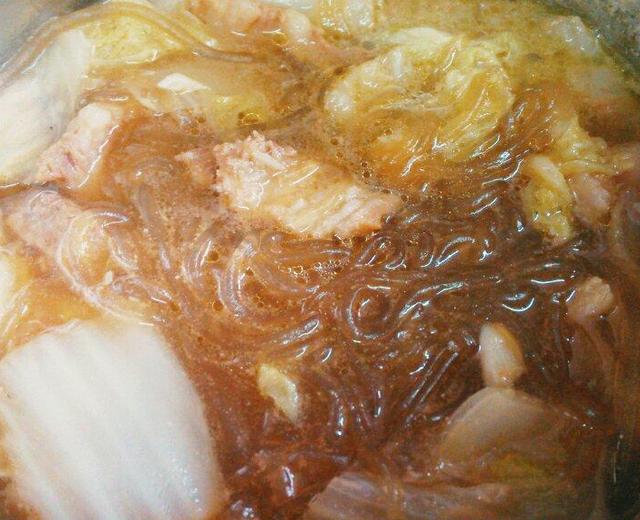 宿舍电煮锅之猪肉白菜炖粉条的做法