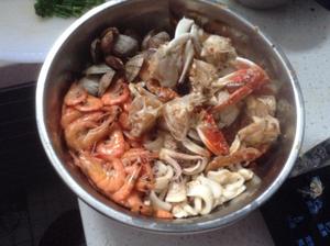麻辣海鲜锅的做法 步骤5