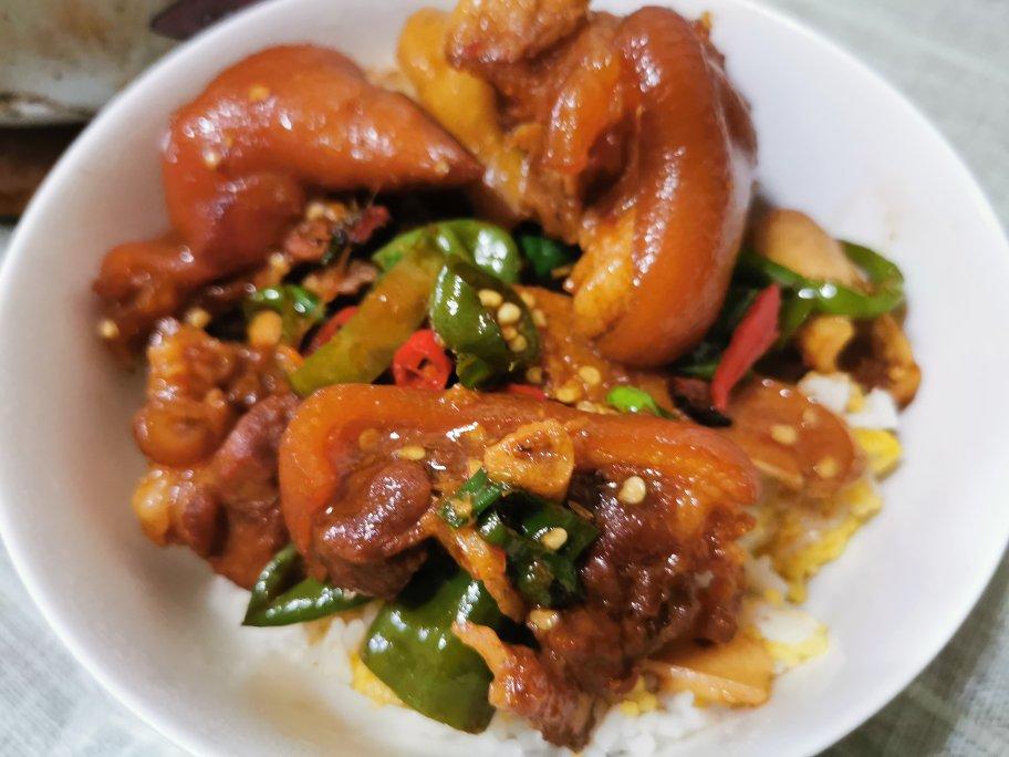 美味的家常菜：红烧猪蹄