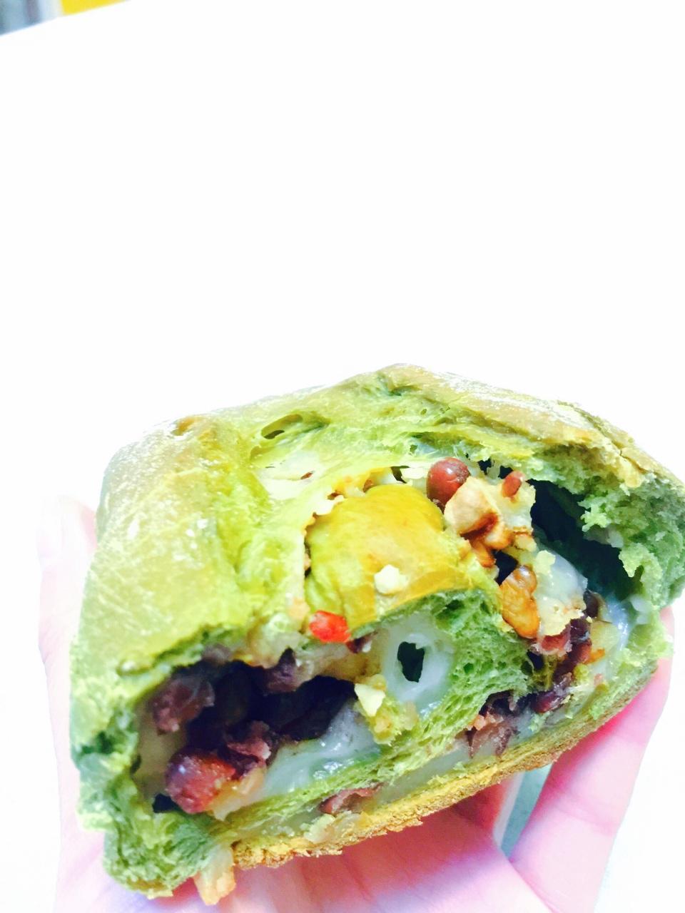 抹茶红豆麻糬软欧面包