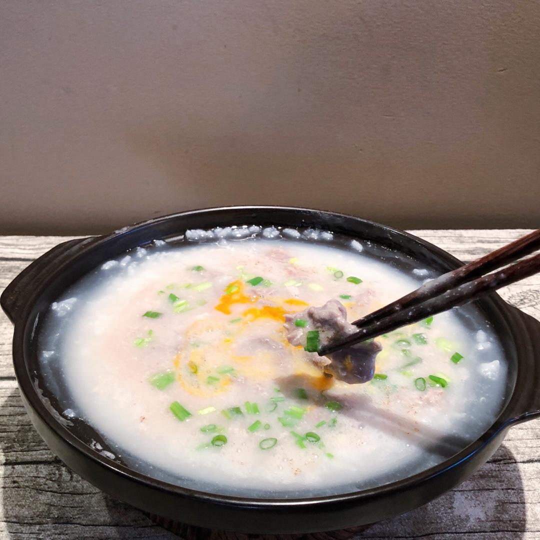 生滚牛肉窝蛋粥