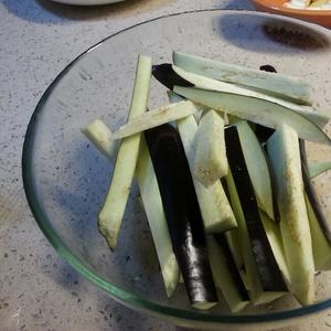 茄子苦瓜煎豇豆的做法 步骤2