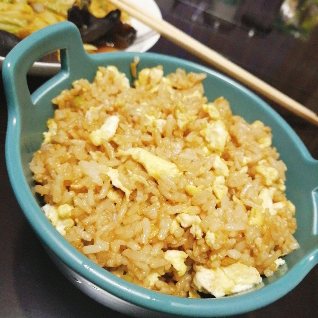 酱油炒饭(超级简单)
