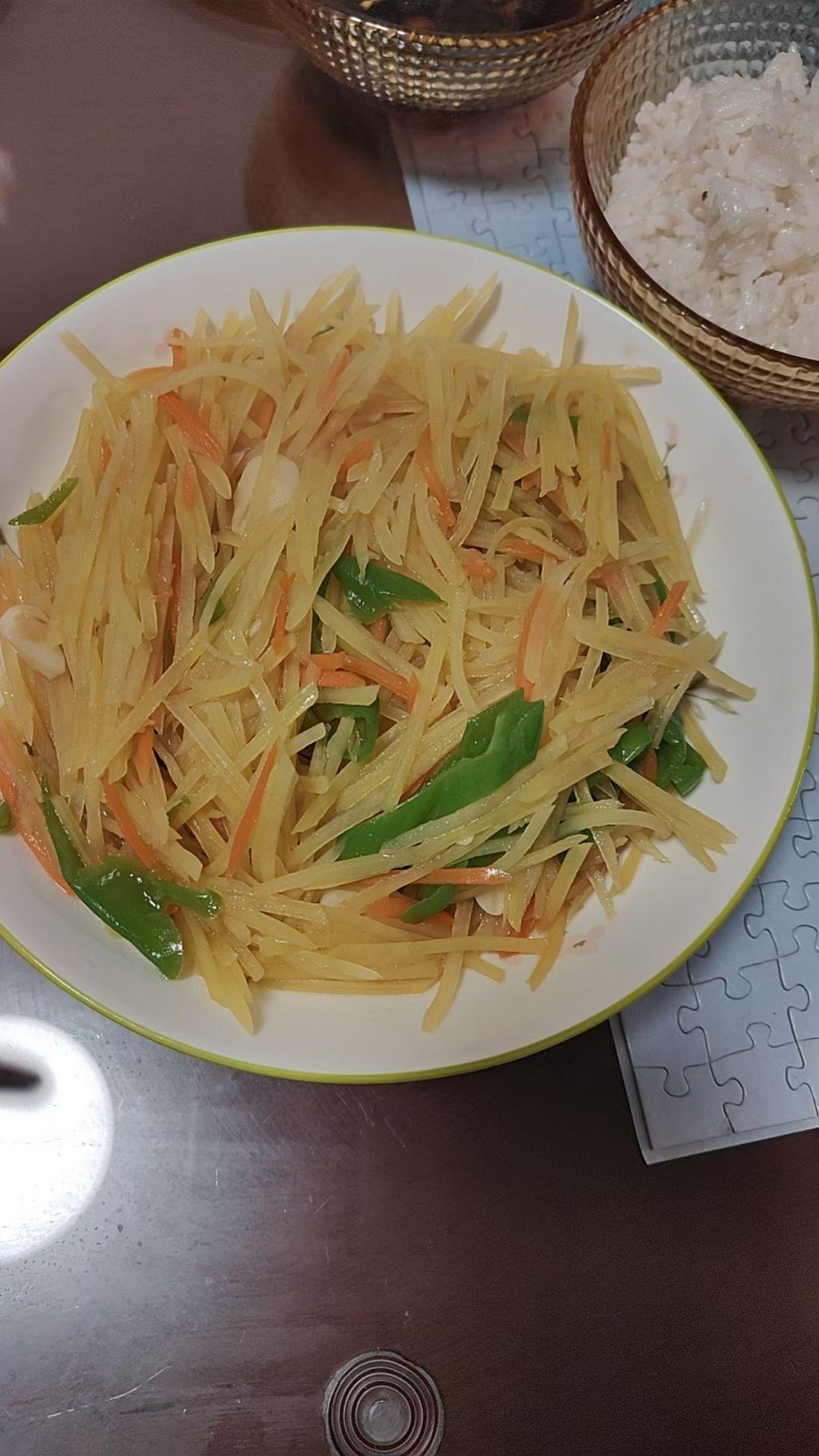 家常土豆丝的做法