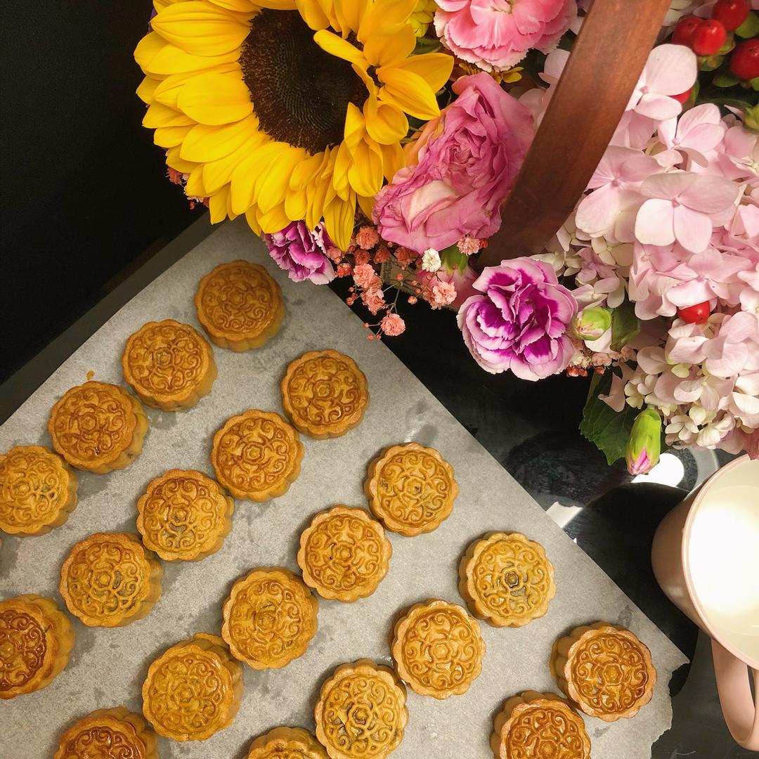 广式月饼——蛋黄莲蓉月饼