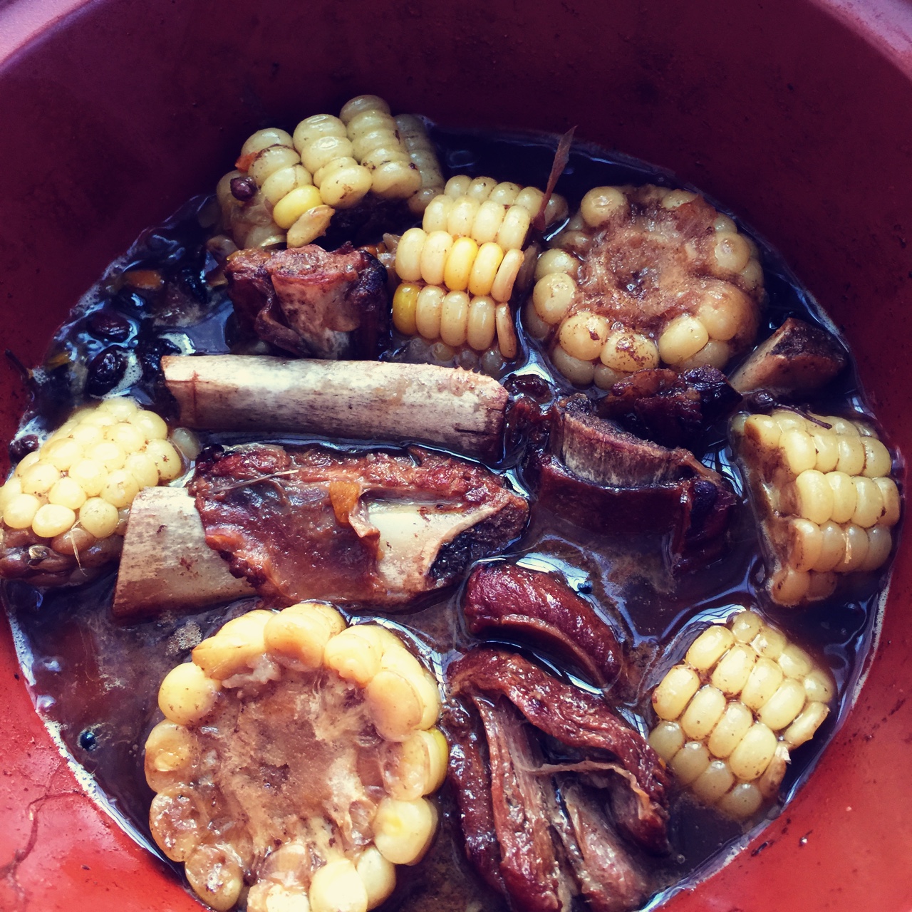 红烧排骨炖玉米