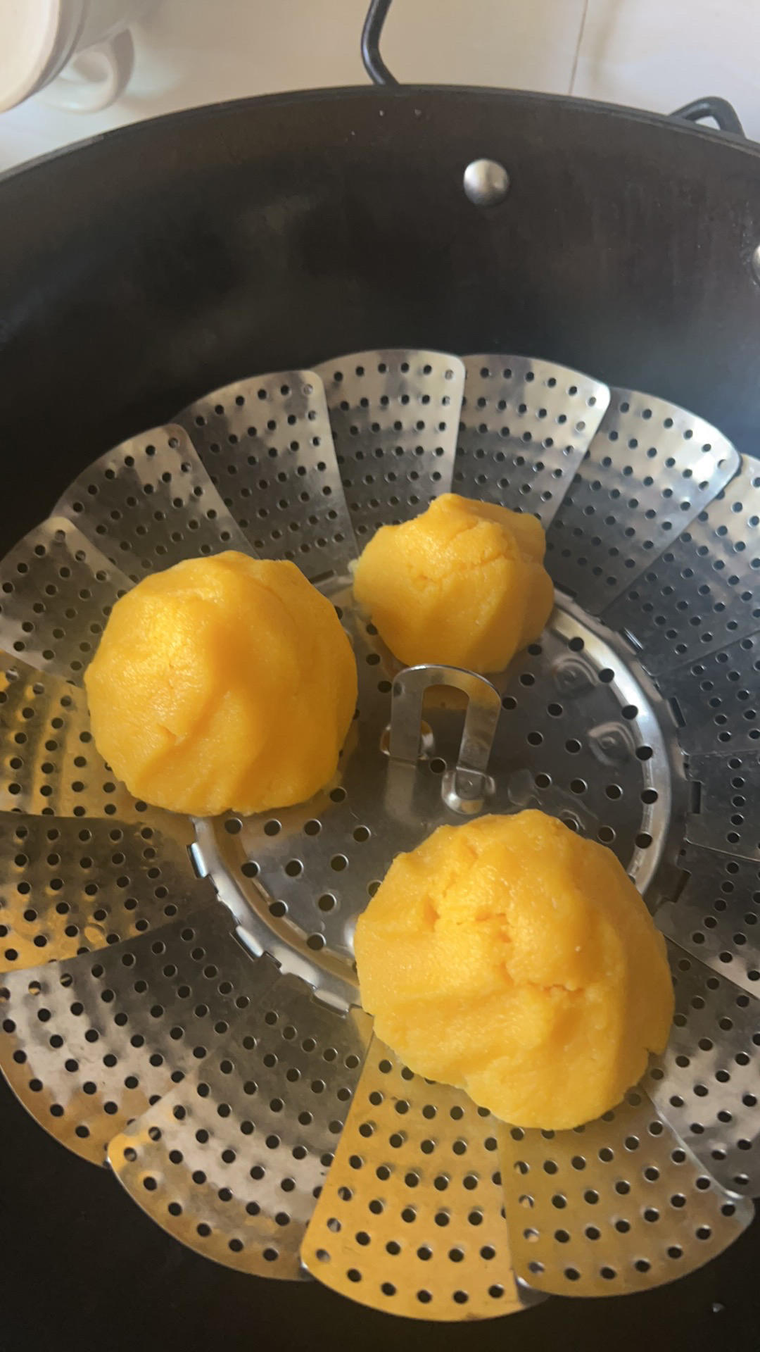 纯玉米面窝窝头(烫面.不发酵)